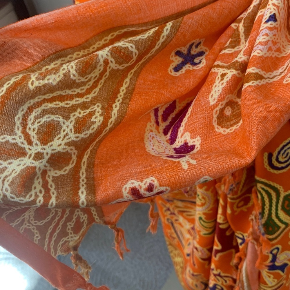 Sarong/ scarf with indigenous hieroglyphics print orange and yellow - Picture 8 of 8